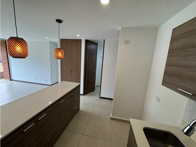 Apartamento de 3 alcobas en arriendo en Loma Del Escobero, Envigado, 110 m² · foto 3 de 24