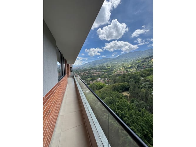 Apartamento de 3 alcobas en arriendo en Loma Del Escobero, Envigado, 110 m² · foto 4 de 24