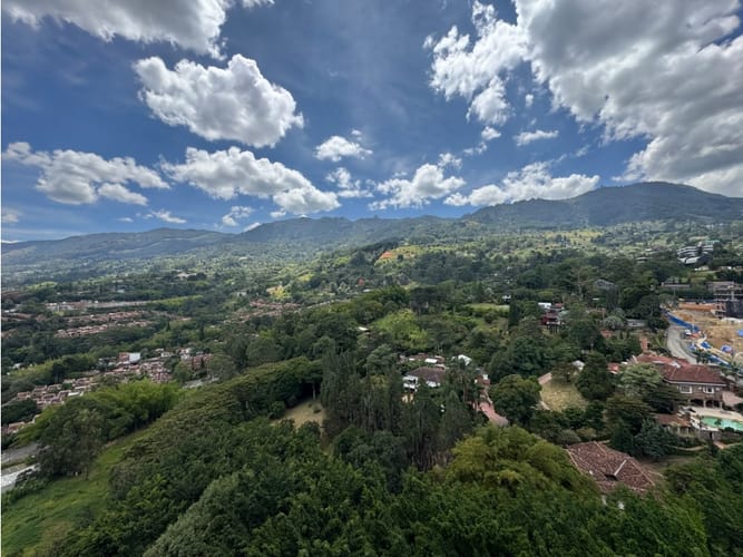 Apartamento de 3 alcobas en arriendo en Loma Del Escobero, Envigado, 110 m² · foto 6 de 24