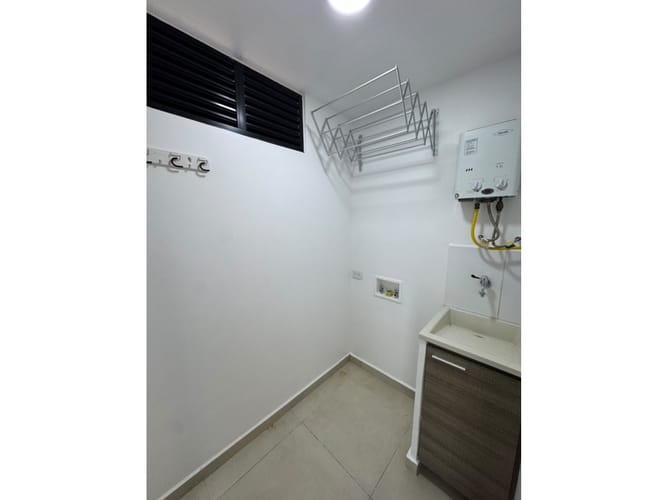 Apartamento de 3 alcobas en arriendo en Loma Del Escobero, Envigado, 110 m² · foto 9 de 24