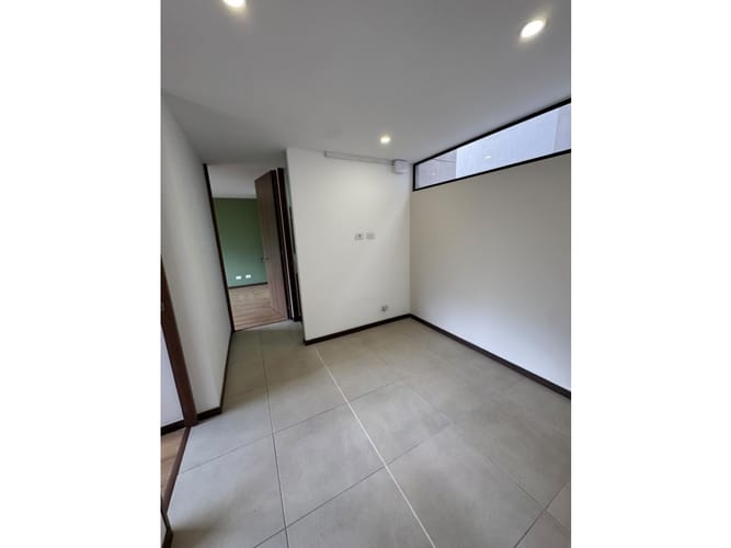 Apartamento de 3 alcobas en arriendo en Loma Del Escobero, Envigado, 110 m² · foto 12 de 24