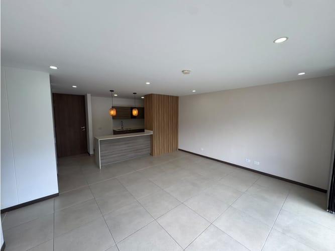 Apartamento de 3 alcobas en arriendo en Loma Del Escobero, Envigado, 110 m² · foto 13 de 24