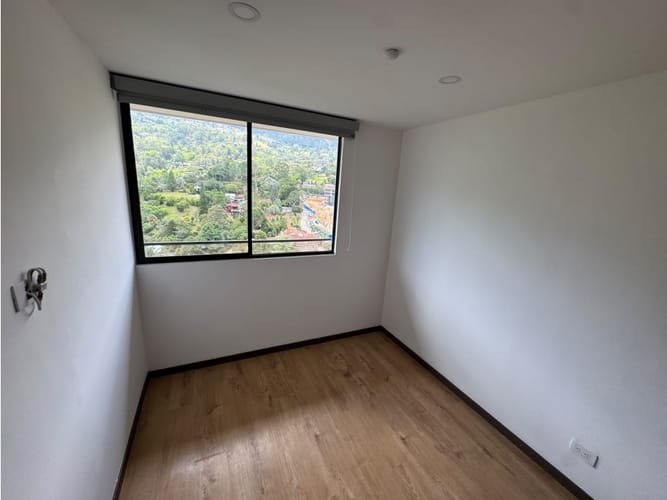 Apartamento de 3 alcobas en arriendo en Loma Del Escobero, Envigado, 110 m² · foto 14 de 24