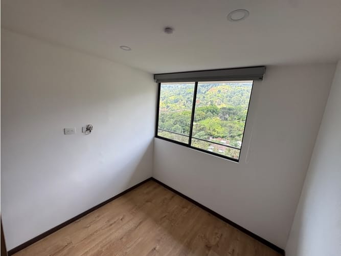 Apartamento de 3 alcobas en arriendo en Loma Del Escobero, Envigado, 110 m² · foto 16 de 24