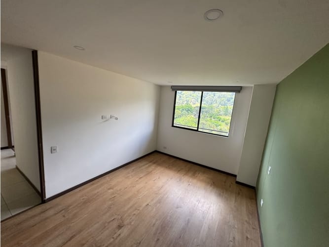 Apartamento de 3 alcobas en arriendo en Loma Del Escobero, Envigado, 110 m² · foto 19 de 24