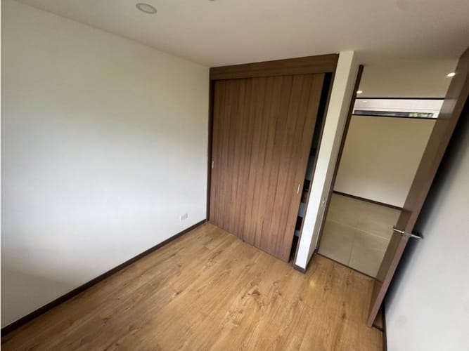 Apartamento de 3 alcobas en arriendo en Loma Del Escobero, Envigado, 110 m² · foto 22 de 24
