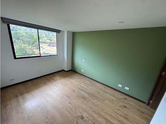 Apartamento de 3 alcobas en arriendo en Loma Del Escobero, Envigado, 110 m² · foto 23 de 24
