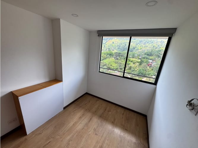 Apartamento de 3 alcobas en arriendo en Loma Del Escobero, Envigado, 110 m² · foto 24 de 24