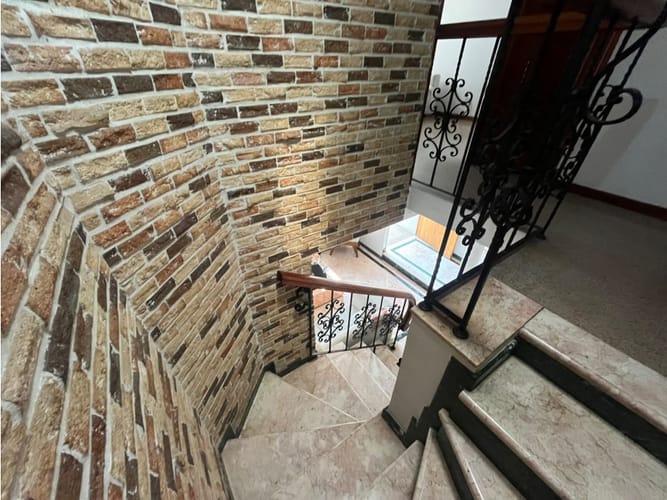 Casa de 3 alcobas en venta en Loma Del Indio, Medellín, 234 m² · foto 11 de 12