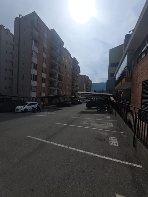 Apartamento de 3 alcobas en venta en Cr. Arboleda Campestre, Girón, 60 m² · foto 10 de 24