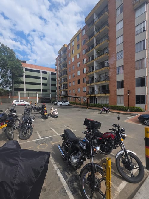 Apartamento de 3 alcobas en venta en Cr. Arboleda Campestre, Girón, 60 m² · foto 8 de 24