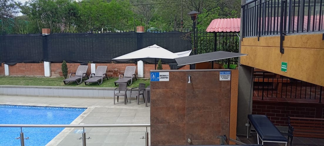 Apartamento de 3 alcobas en venta en Cr. Arboleda Campestre, Girón, 60 m² · foto 2 de 24