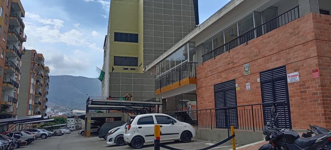 Apartamento de 3 alcobas en venta en Cr. Arboleda Campestre, Girón, 60 m² · foto 9 de 24