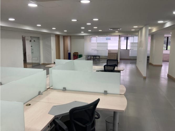 Oficina en arriendo en Milla De Oro, Medellín, 225 m² · foto 6 de 20