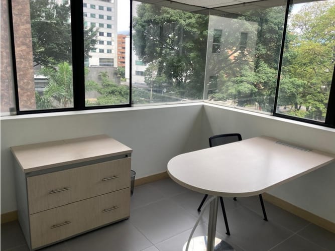 Oficina en arriendo en Milla De Oro, Medellín, 225 m² · foto 8 de 20