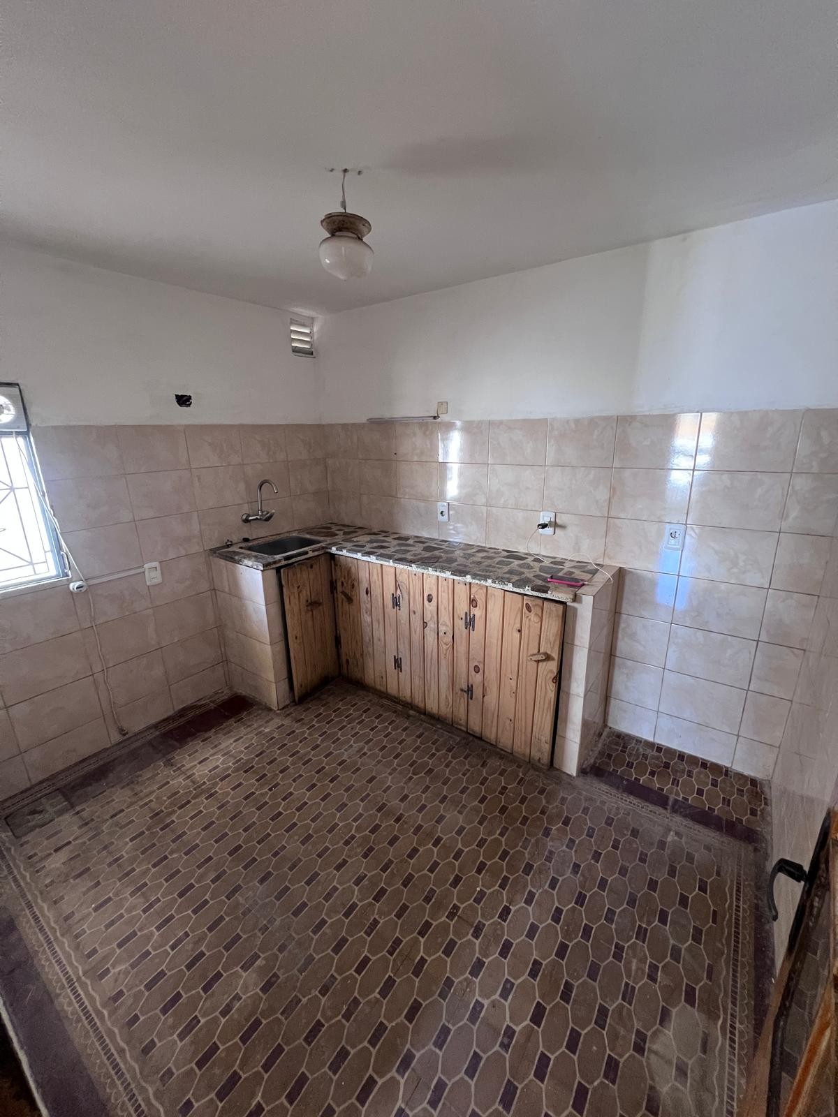 Alquiler de casa en Peñarol, con entrada para 2 autos, 2 dormitorios y patio · Foto 11