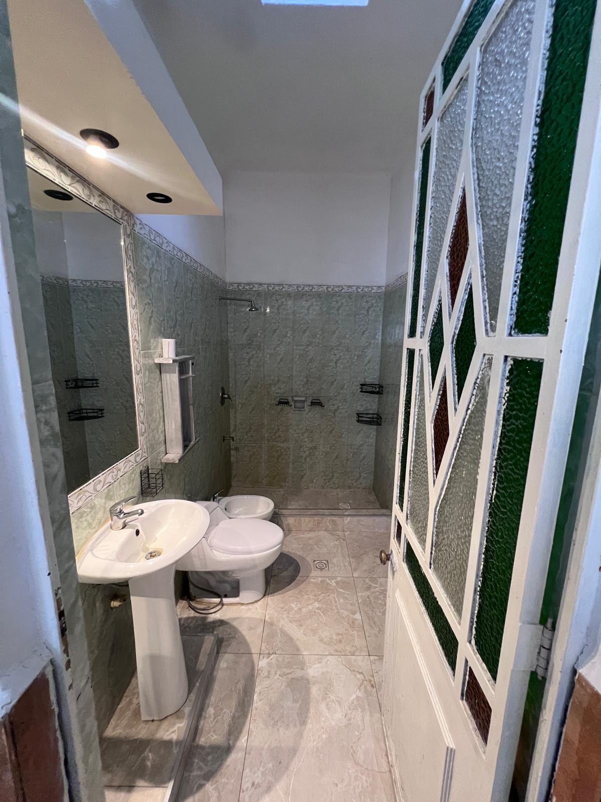 Alquiler de casa en Peñarol, con entrada para 2 autos, 2 dormitorios y patio · Foto 9