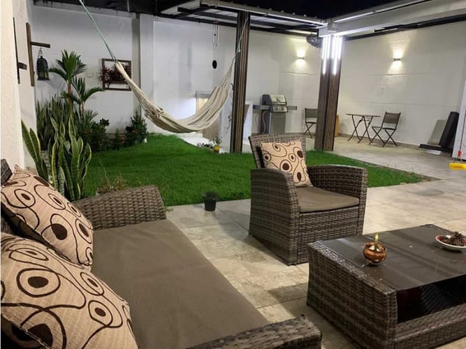 Casa de 4 alcobas en venta en Prados Del Norte, Cali, 225 m² · foto 2 de 15