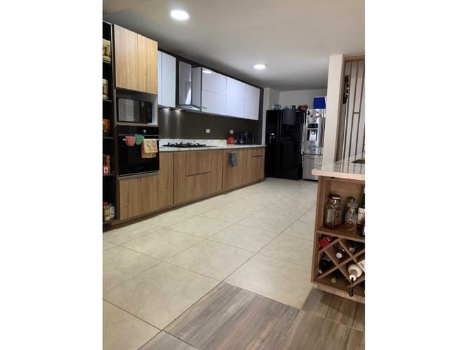 Casa de 4 alcobas en venta en Prados Del Norte, Cali, 225 m² · foto 4 de 15