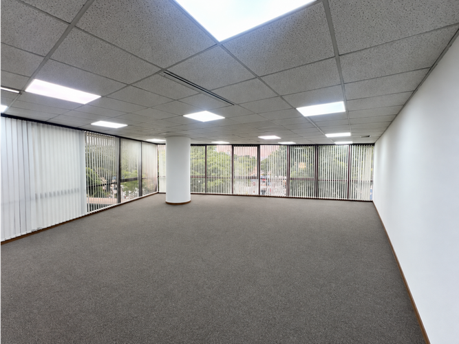 Oficina en venta en Ciudad Jardin, Cali, 61 m² · foto 3 de 12