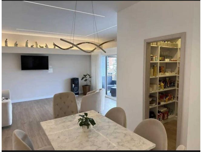 Apartamento de 3 alcobas en venta en Cerro Nutibara, Medellín, 144 m² · foto 3 de 18