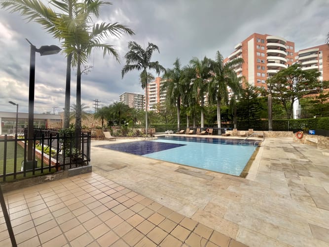 Apartamento de 3 alcobas en venta en Cristales, Cali, 135 m² · foto 22 de 24