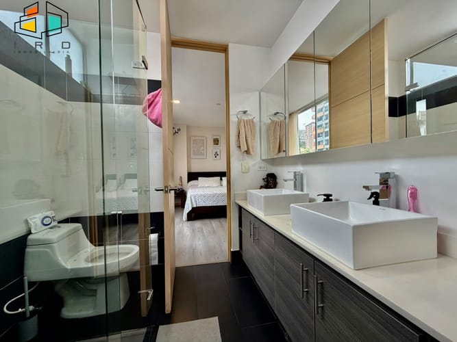 Apartamento de 3 alcobas en venta en El Poblado, Medellín, 111 m² · foto 13 de 24