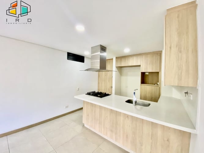 Apartamento de 2 alcobas en arriendo en Asomadera No.2, Medellín, 65 m² · foto 6 de 24
