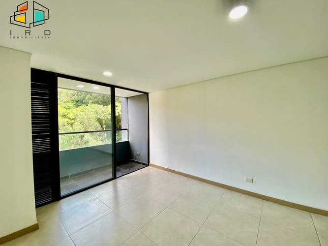 Apartamento de 2 alcobas en arriendo en Asomadera No.2, Medellín, 65 m² · foto 3 de 24