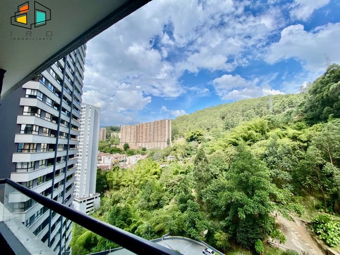 Apartamento de 2 alcobas en arriendo en Asomadera No.2, Medellín, 65 m² · foto 2 de 24