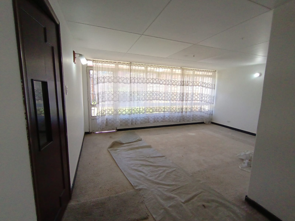 Casa en venta en Normandia, Bogotá · foto 6 de 24