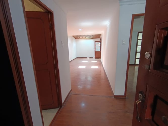 Casa de 5 alcobas en venta en Cedro Golf, Bogotá, 199 m² · foto 4 de 24