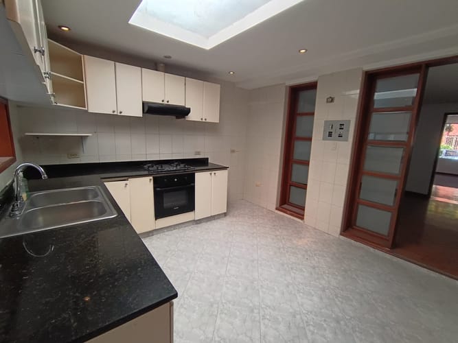 Casa de 5 alcobas en venta en Cedro Golf, Bogotá, 199 m² · foto 13 de 24