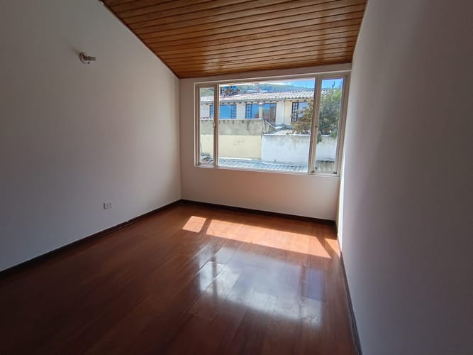 Casa de 5 alcobas en venta en Cedro Golf, Bogotá, 199 m² · foto 18 de 24