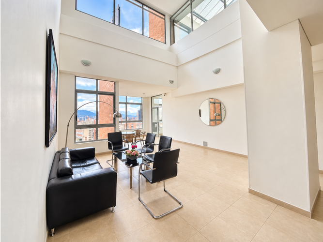 Apartamento de 3 alcobas en arriendo en Santa Rosa, Bogotá, 199 m² · foto 23 de 24
