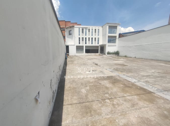 Bodega en arriendo en Santa Maria La Nueva, Itagüí, 550 m² · foto 2 de 19