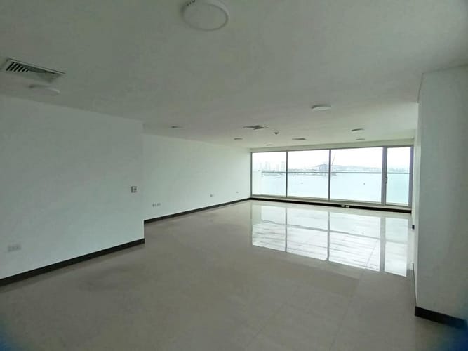 Oficina en arriendo en Bocagrande, Cartagena, 86 m² · foto 2 de 8