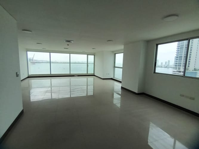 Oficina en arriendo en Bocagrande, Cartagena, 86 m² · foto 3 de 8