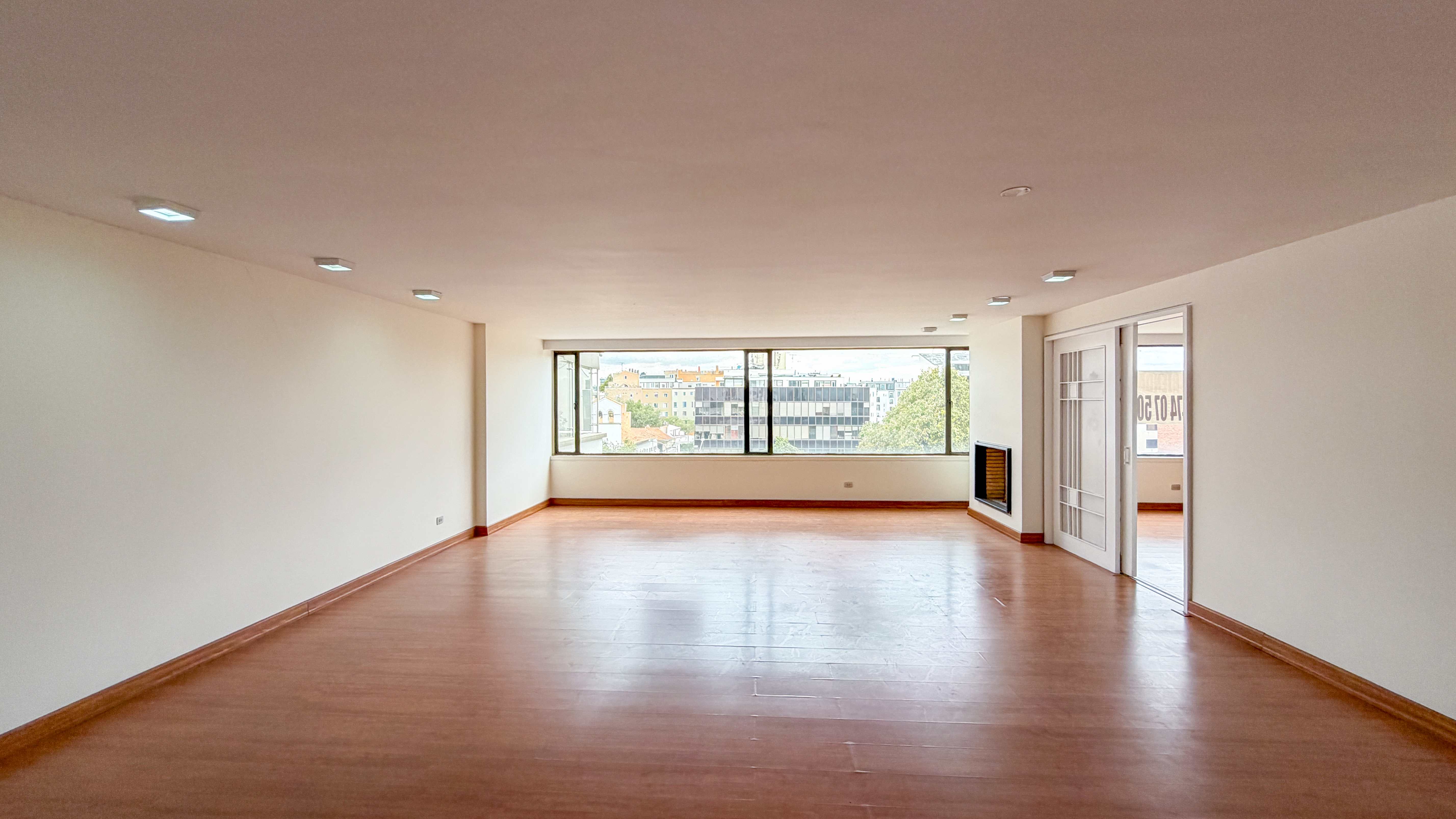 Apartamento en venta en Santa Barbara, Bogotá · foto 2 de 19