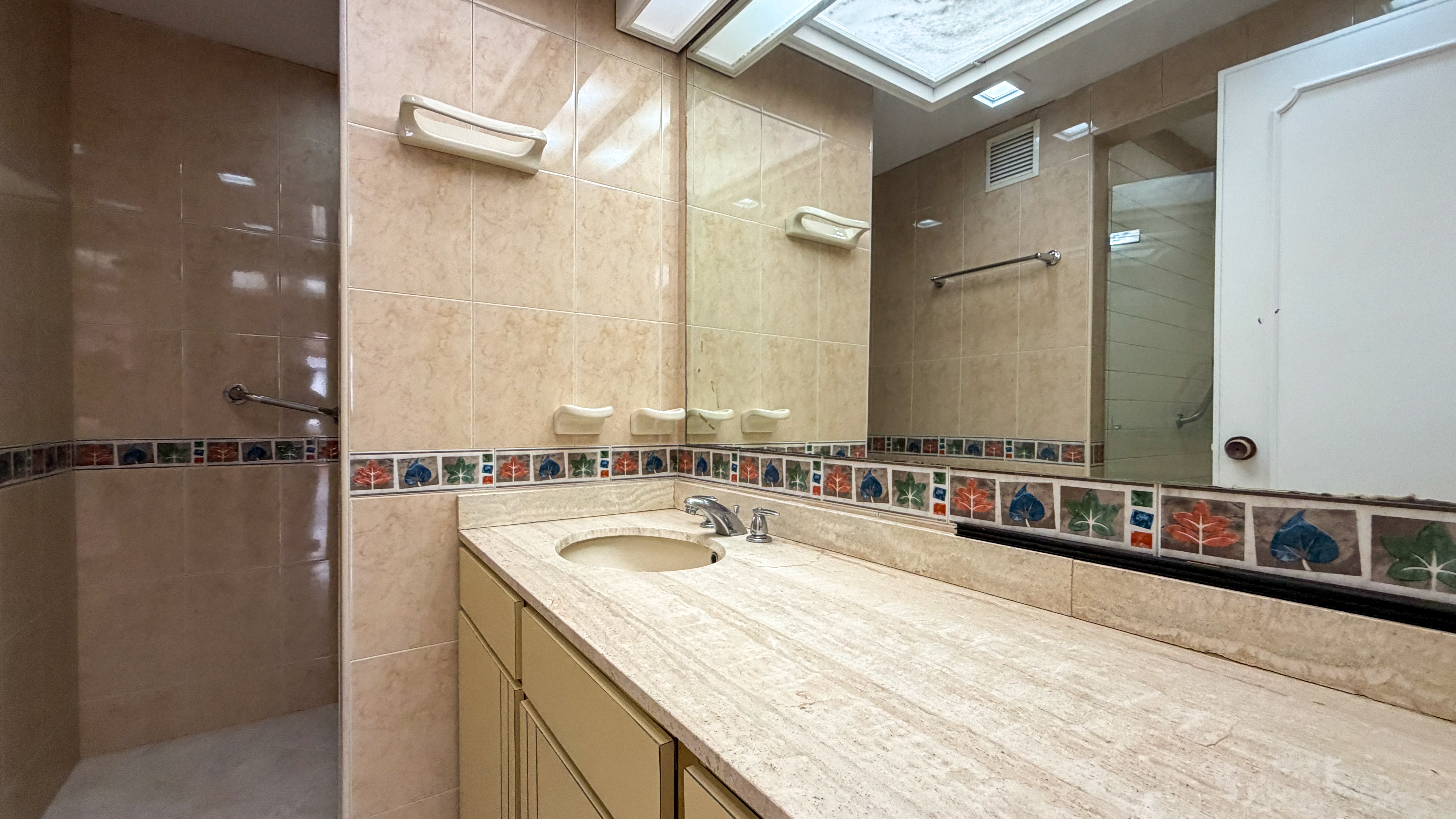 Apartamento en venta en Santa Barbara, Bogotá · foto 10 de 19