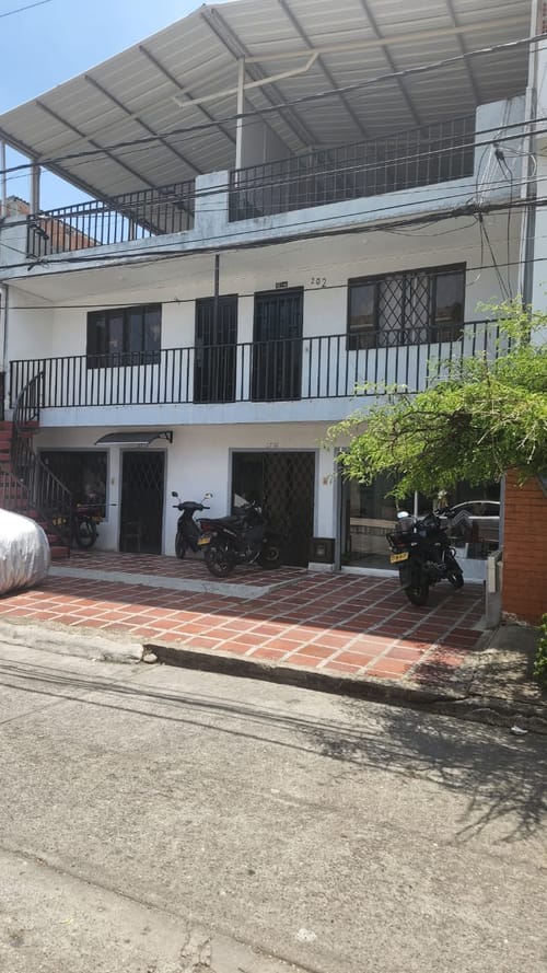 Casa de 8 alcobas en venta en Olimpico, Cali, 400 m² · foto 3 de 14