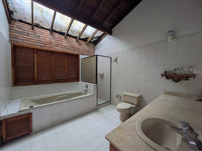 Casa de 4 alcobas en venta en Córdoba, Medellín, 302 m² · foto 8 de 12
