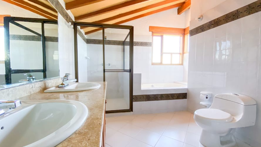 Casa de 4 alcobas en venta en La Ceja, 250 m² · foto 17 de 24