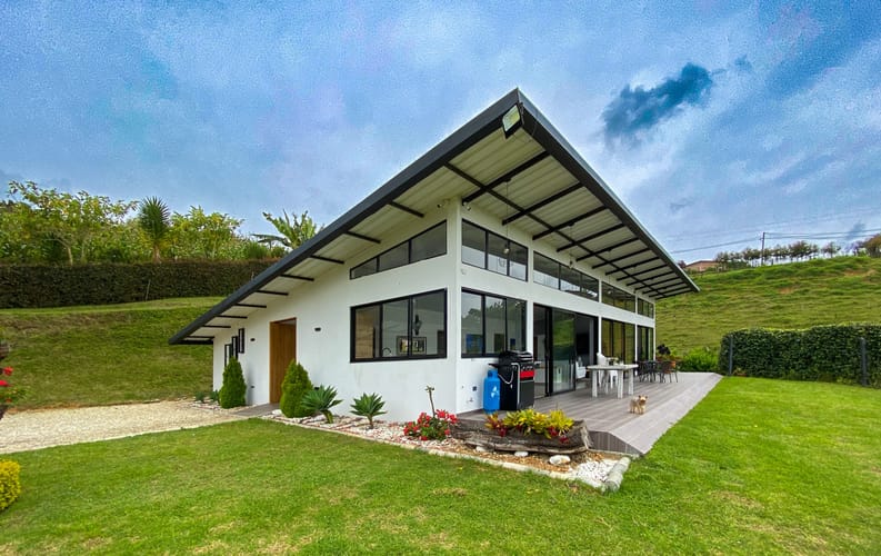 Casa de 3 alcobas en venta en El Carmen De Viboral, El Carmen de Viboral, 280 m² · foto 2 de 24