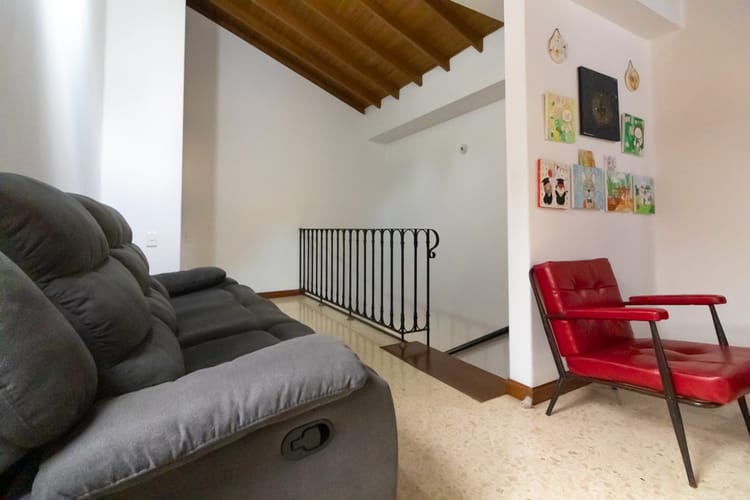 Casa de 4 alcobas en venta en Versalles No.1, Medellín, 280 m² · foto 10 de 24