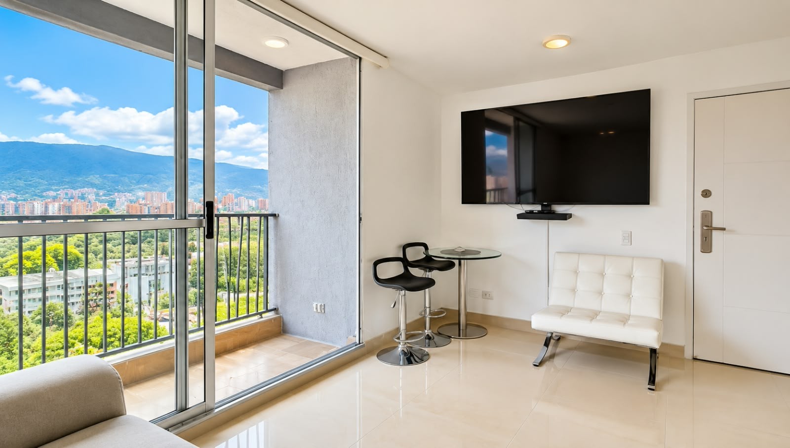 Apartamento en venta en Viviendas Del Sur, Itagüí · foto 2 de 6