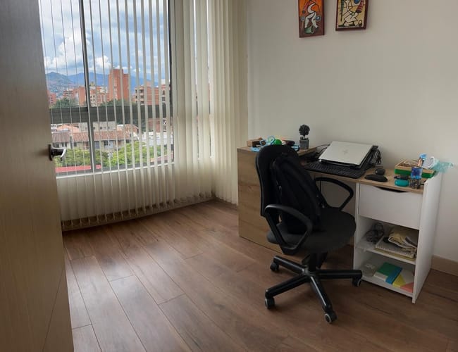 Apartamento de 3 alcobas en venta en La Castellana, Medellín, 112 m² · foto 8 de 18