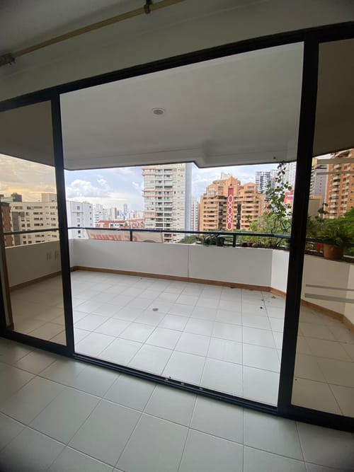 Apartamento de 3 alcobas en venta en Cabecera Del Llano, Bucaramanga, 142 m² · foto 2 de 12
