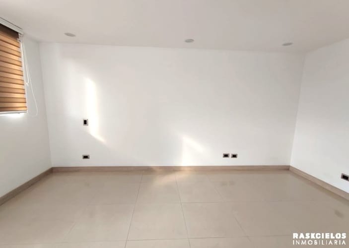 Apartamento de 2 alcobas en arriendo en Los Balsos, Medellín, 90 m² · foto 5 de 12