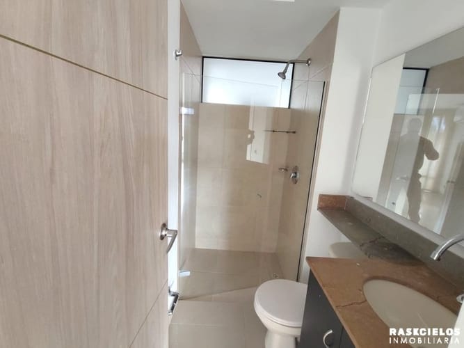 Apartamento de 2 alcobas en arriendo en Los Balsos, Medellín, 90 m² · foto 10 de 12
